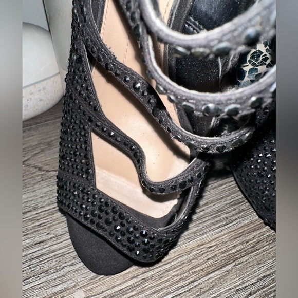 Gianni Bini Black Heels - Picture 4 of 9